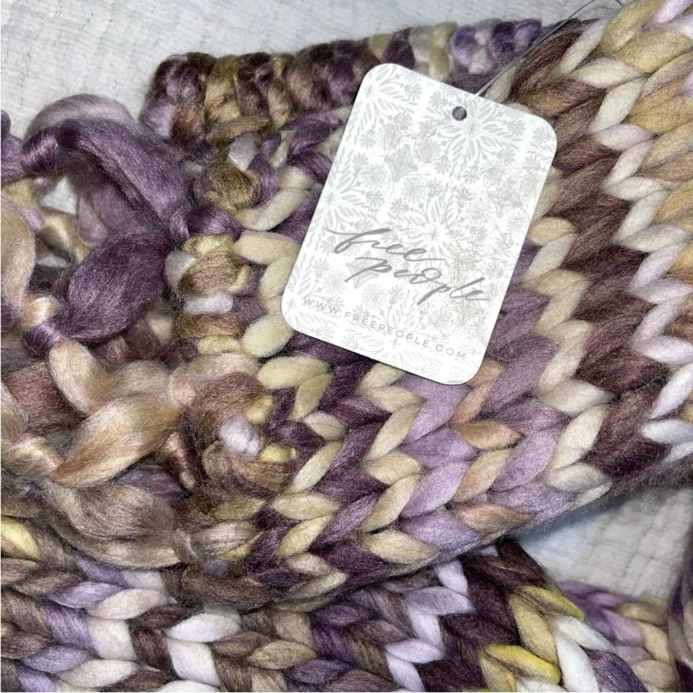Free People Blanket Scarf Cozy Fringed All Mine Purple Combo NWT - Picture 3 of 3